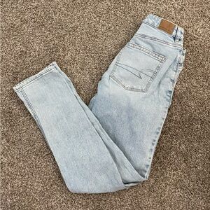 American Eagle Strigid mom jeans